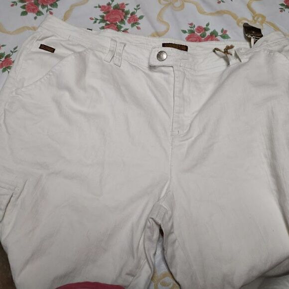New Zana Di White Jean Capri's Size Women's 24 - Picture 2 of 5